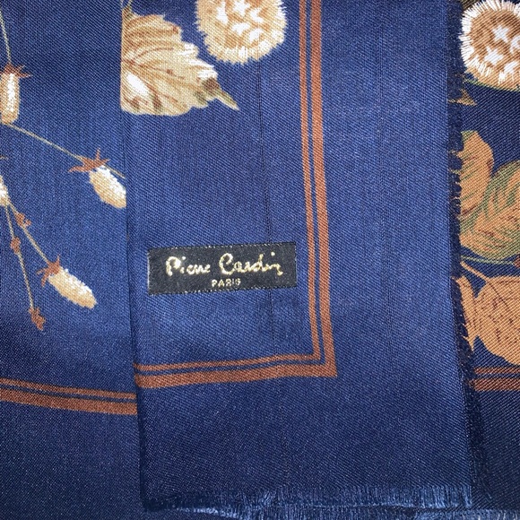 Pierre Cardin Scarf - Picture 2 of 6